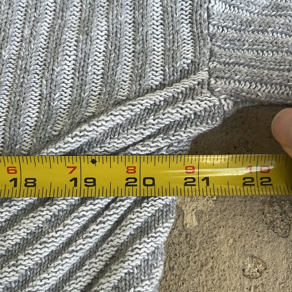 Excellent condition Lululemon cable knit full zip sweater - Picture 11 of 14